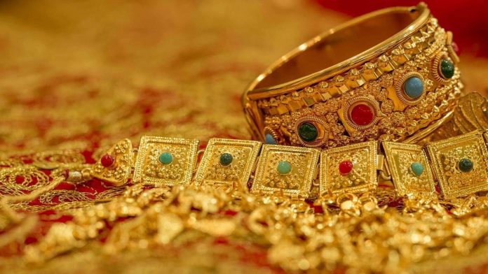 Gold-Silver price today: Gold and silver prices rise, gold above 72700, know the rates of your city