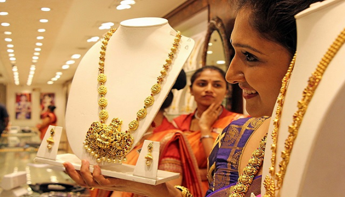 Gold Price Today: Rs 1400 fall in gold prices in 3 days, know today's latest price