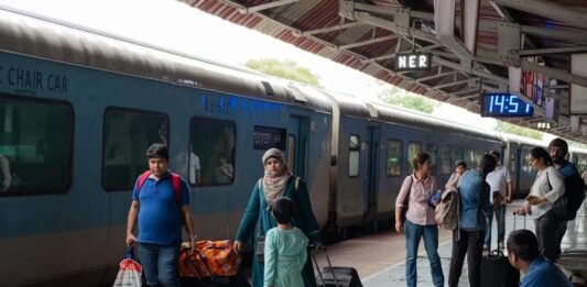 IRCTC New Rule: Now food will have to be taken from the Pantry Car in Railways only then booking will be available, rule issued