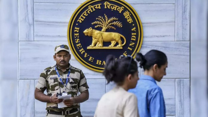 RBI New Action: Big news! RBI now fines 2 big banks for violating rules, check details