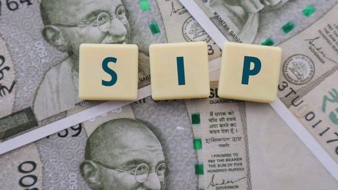 SIP: In how many years will SIP of Rs 2000, 3000, 5000 per month become Rs 1 crore? know the complete calculation